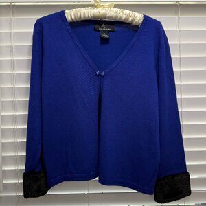 Nina Leonard Women's blue single hook & eye front closure cardigan; size M